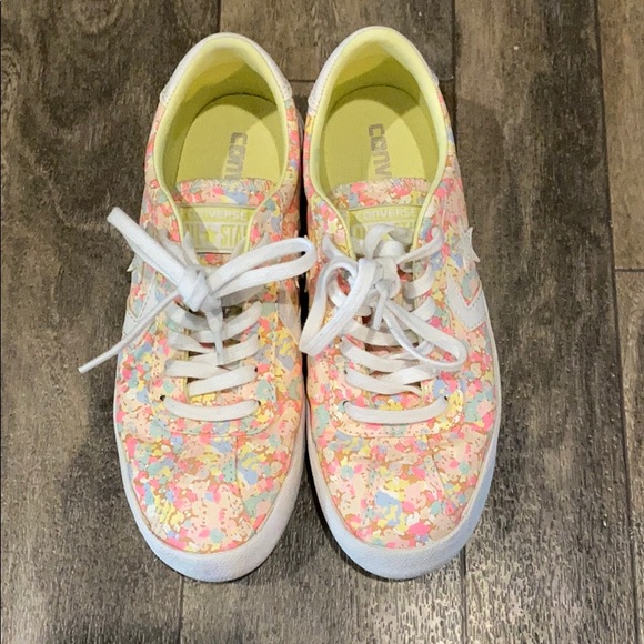 Converse pastel flower sneakers - Picture 2 of 2